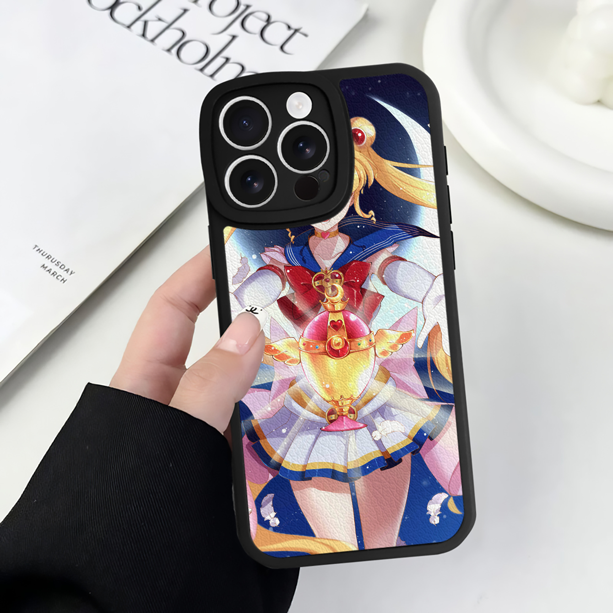 （画像用） 美少女戦士セーラームーン Sailor Moon 【iPhone 16シリーズ対応】シリコンスマホケース（レザー調） 材質：シリコン